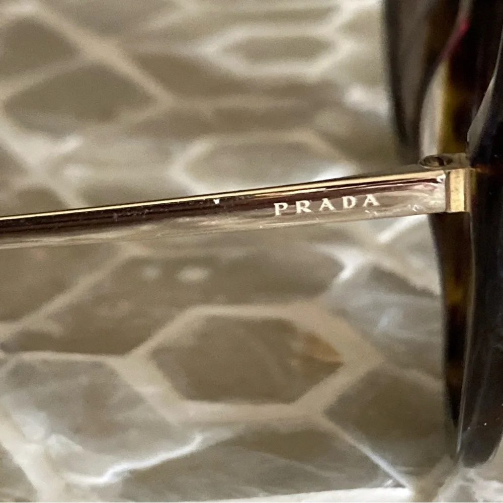 Prada SPR18XS sunnies in 2AU4P0 ‘Havana’